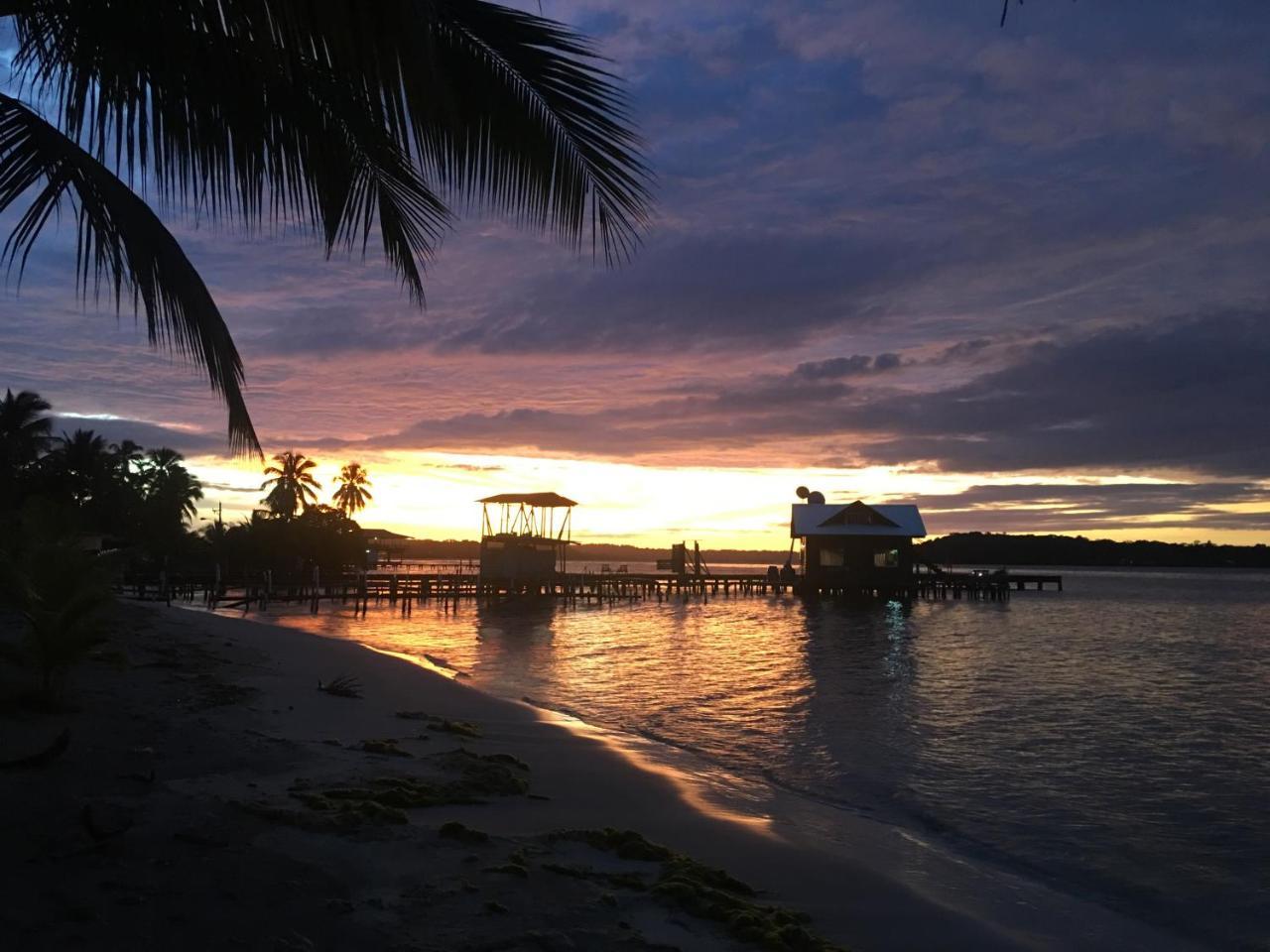 Dona Mara Gastro Hotel Bocas del Toro Exterior photo