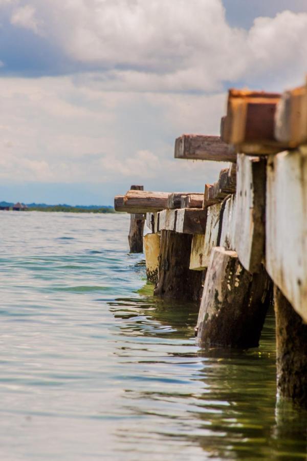 Dona Mara Gastro Hotel Bocas del Toro Exterior photo